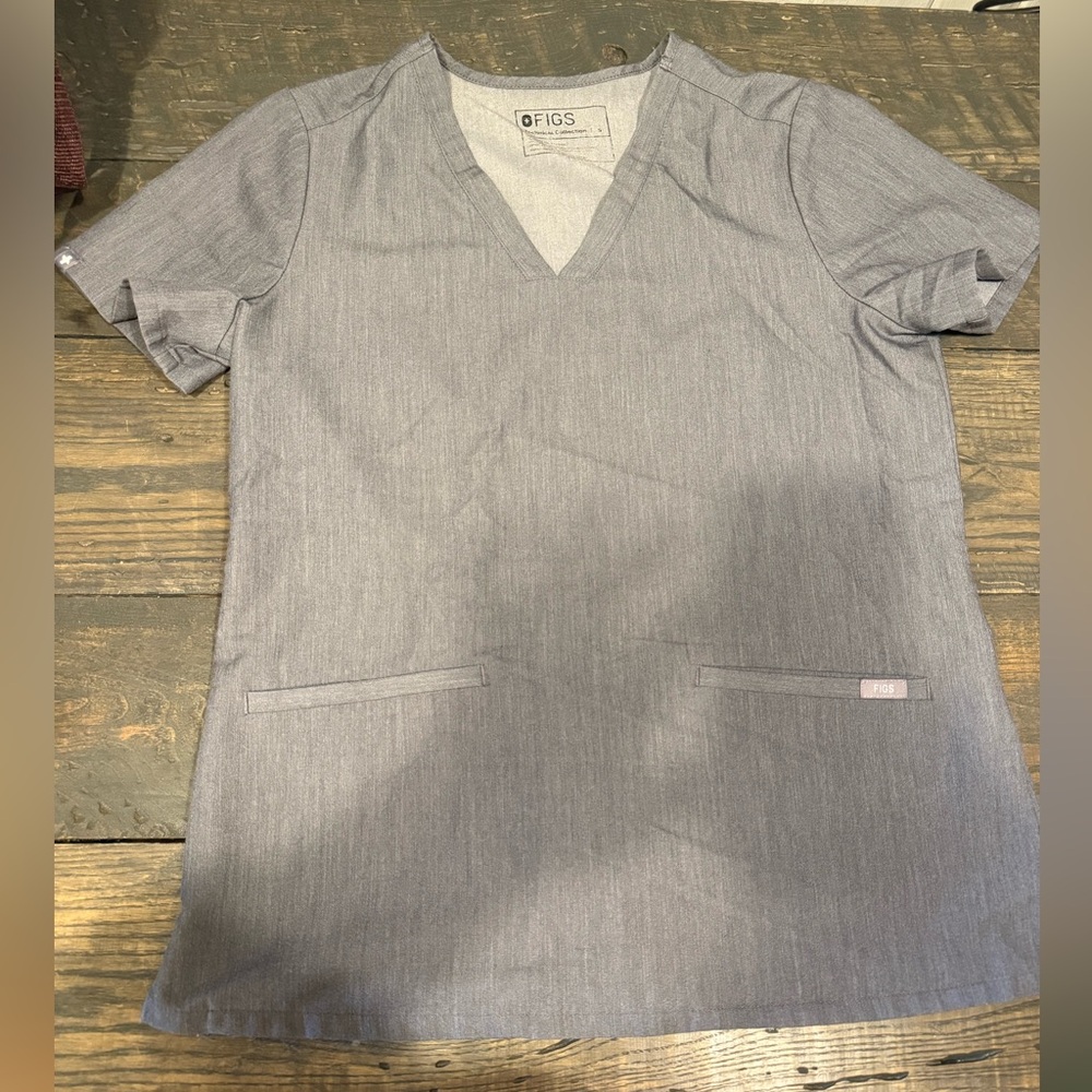 FIGS Scrub Set Zamora Jogger Pants (S) Catarina One-Pocket Top (S) Womens Gray